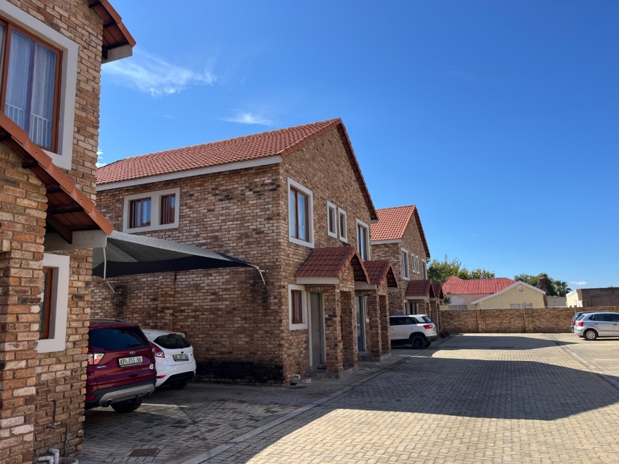 2 Bedroom Property for Sale in Potchefstroom South North West